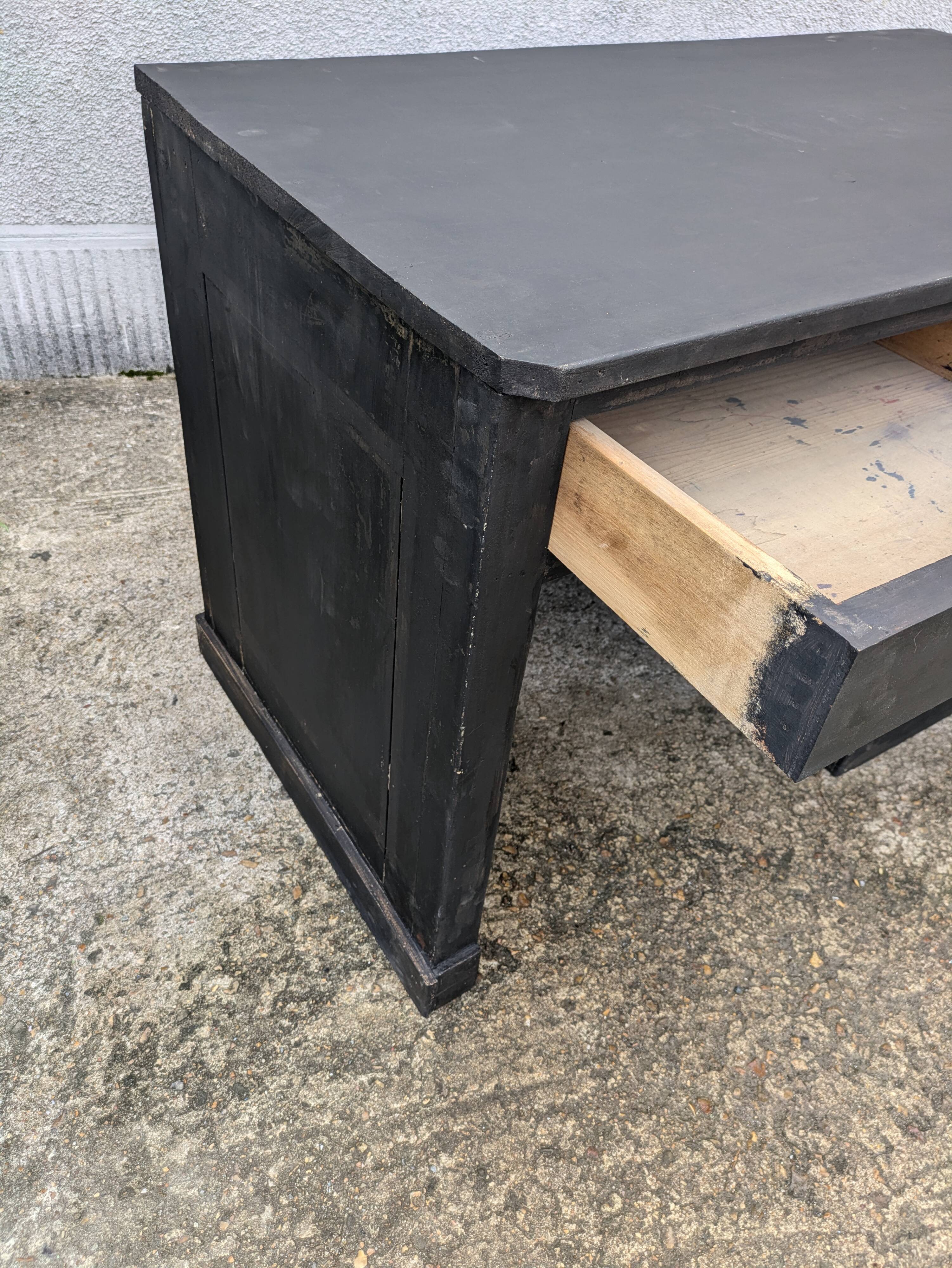 Bureau adulte ancien