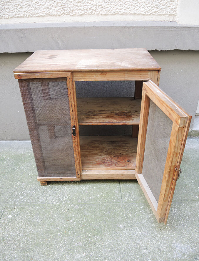 Former arisanal eating guard in wood and iron-a16