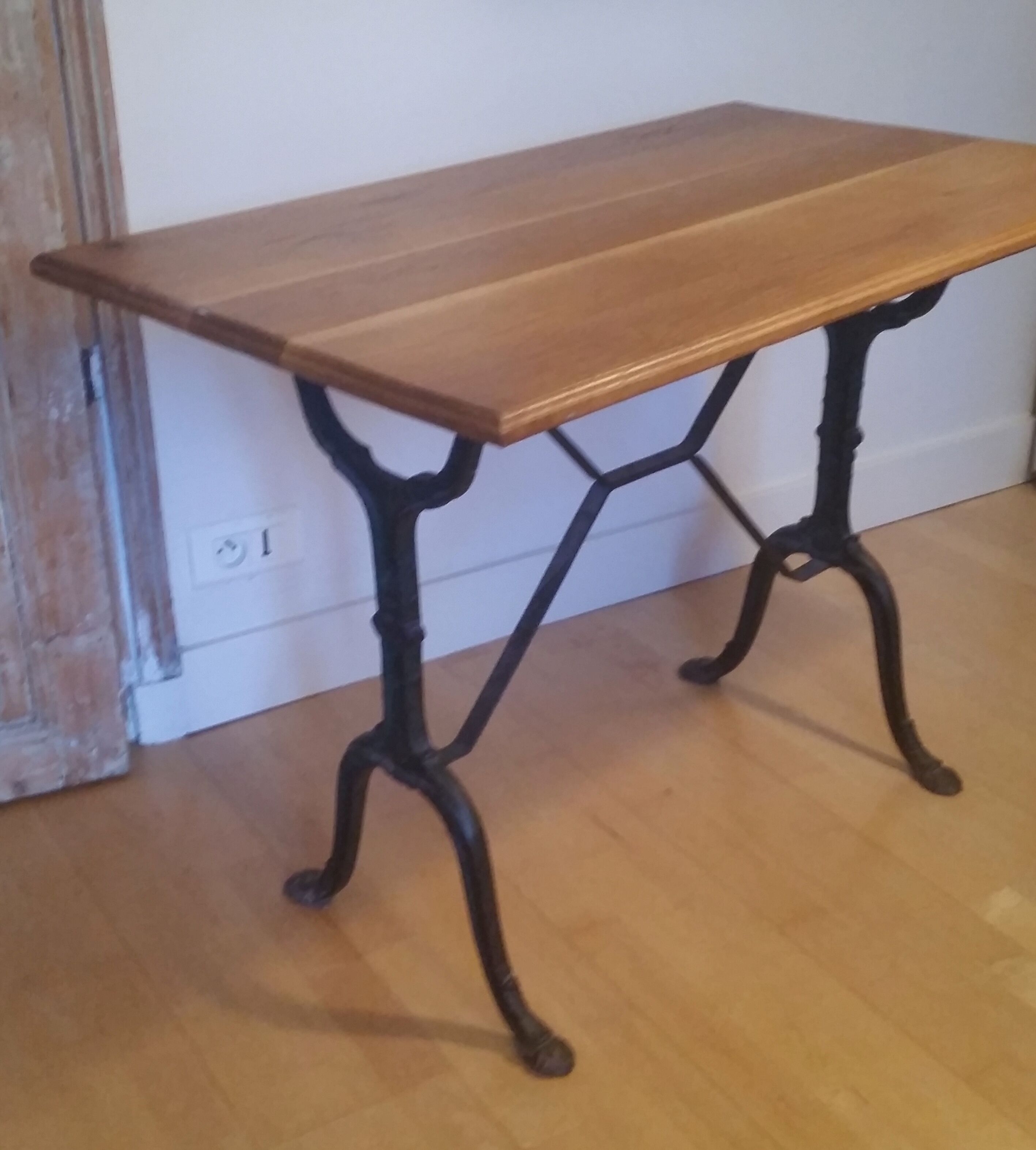 Bistro table with oak tray