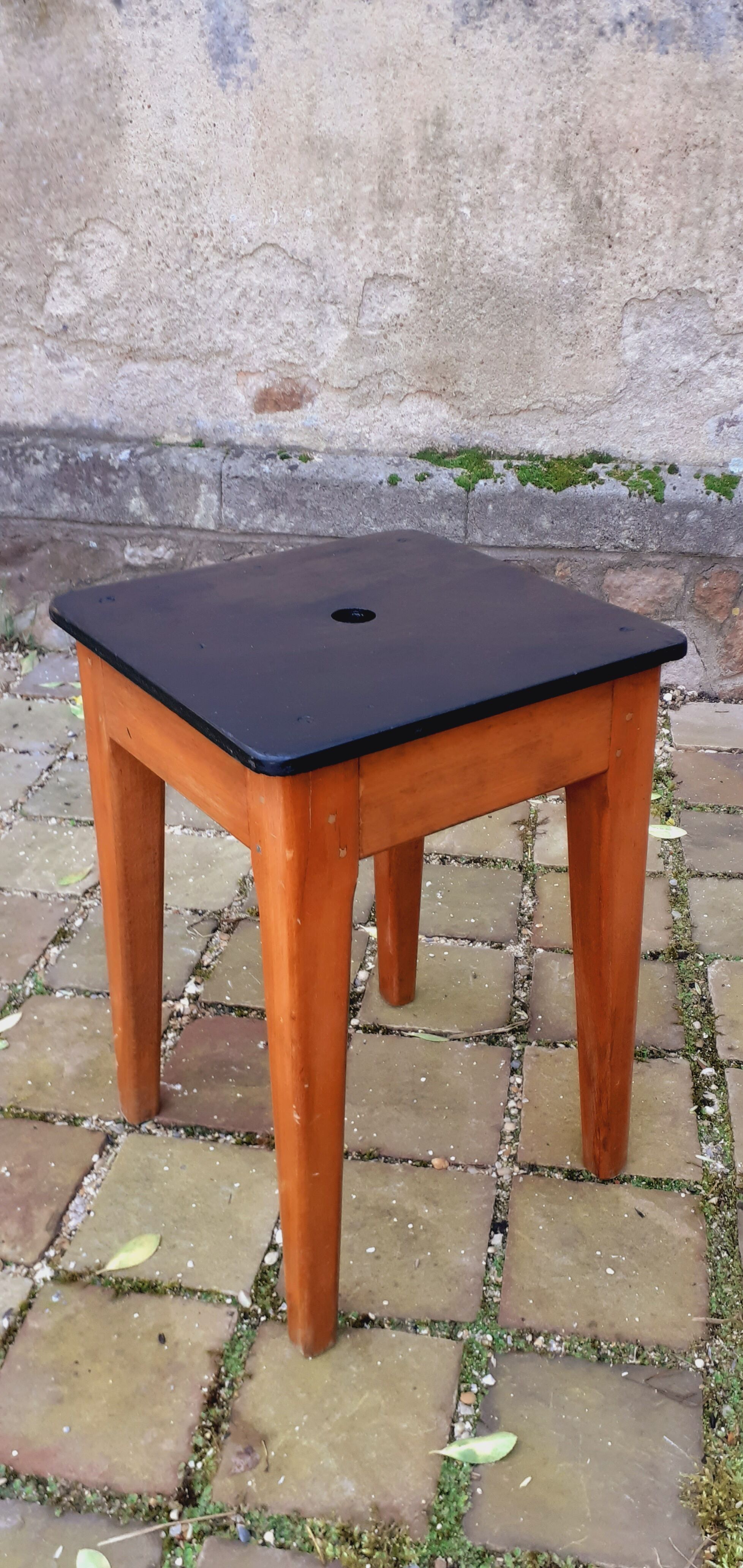 Stool year 50