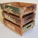 Set of 3 stackable wooden vegetable trays