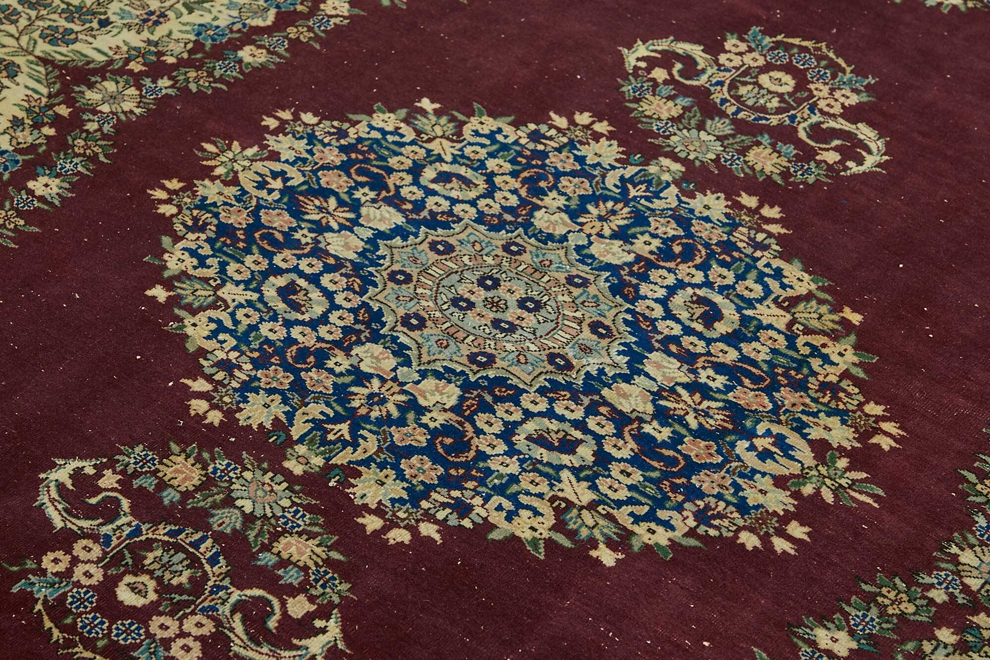 Turkish Wool Vintage Kayseri Rug 205 cm x 281 cm