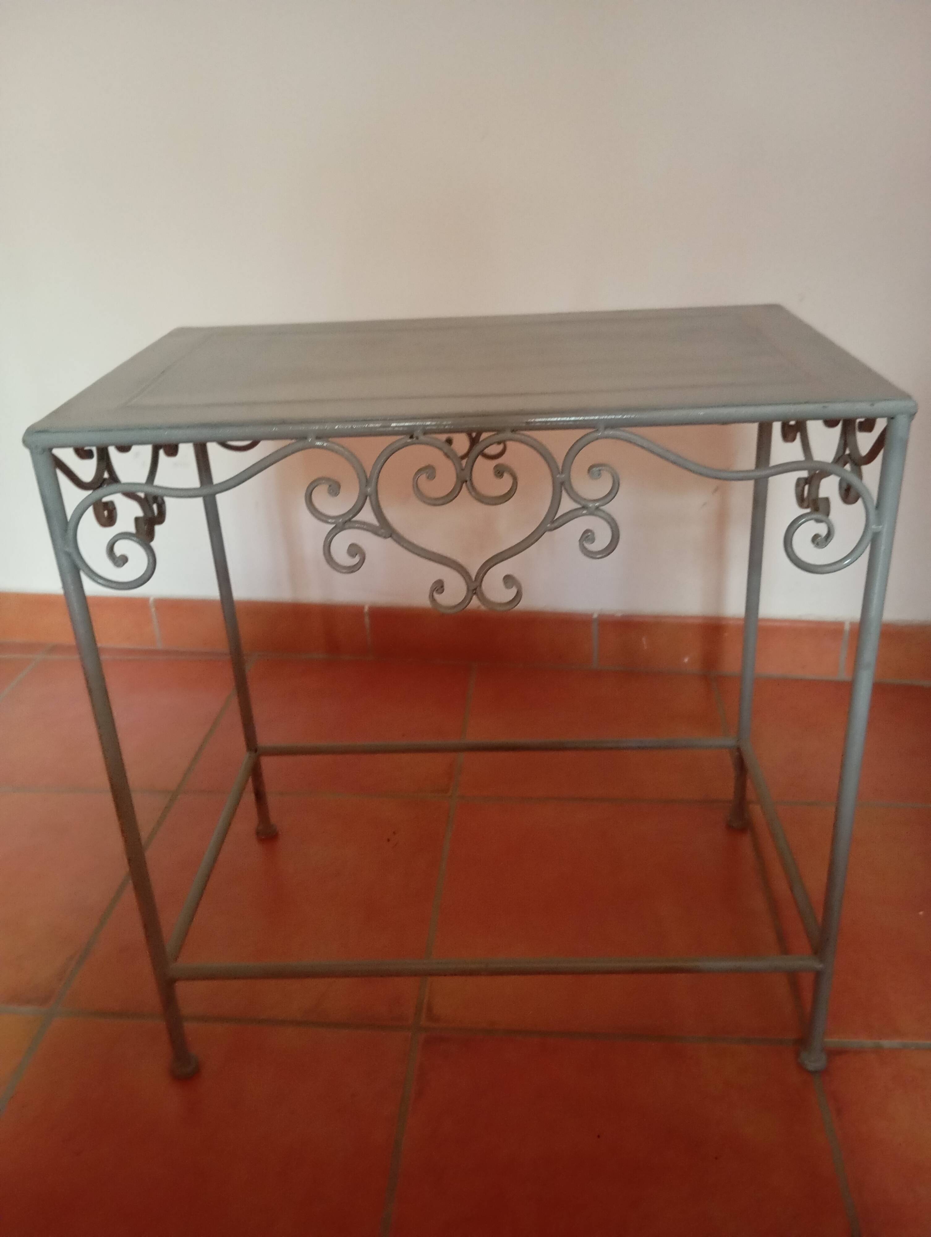 (small) vintage metal table