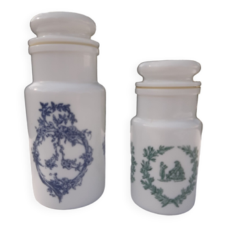 Apothecary pots in white opaline