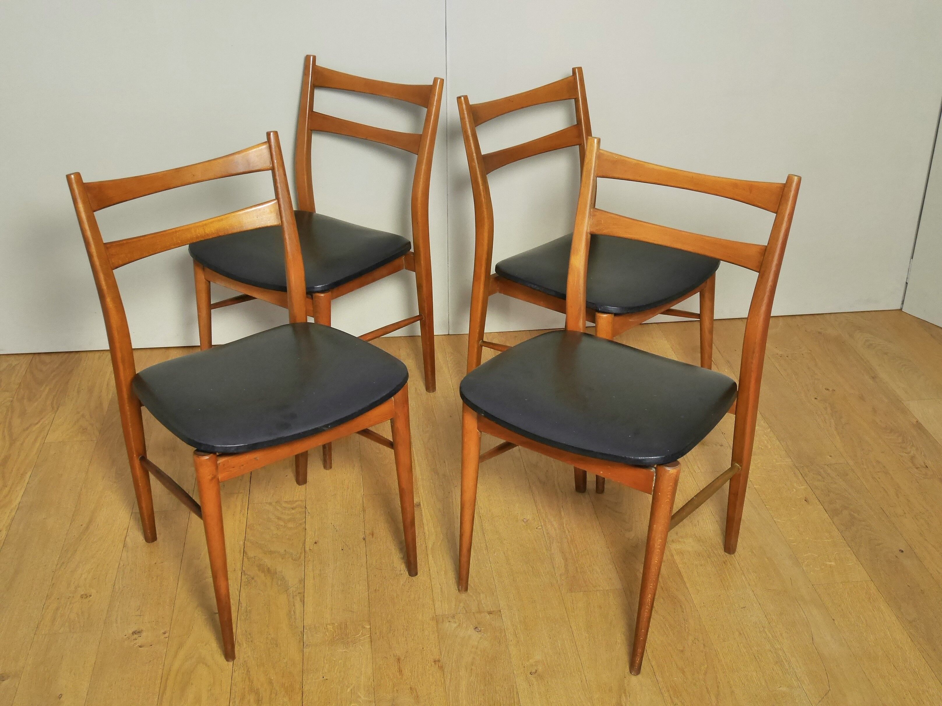 4 scandinavian chairs of the 1960