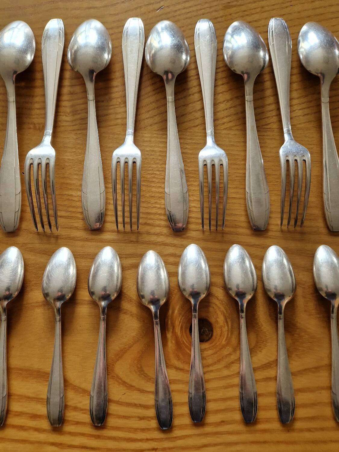 Apollo 12-piece silver-plated cutlery set