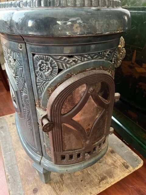 Art Deco enamelled cast iron stove Deville Le Non Pareil circa 1930