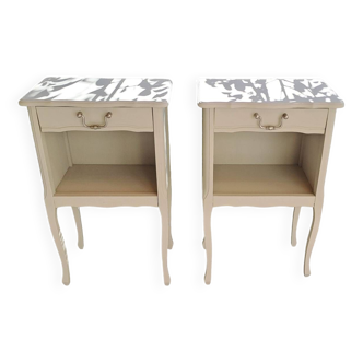 Lot de deux tables de nuit en bois peint gris perle 1960