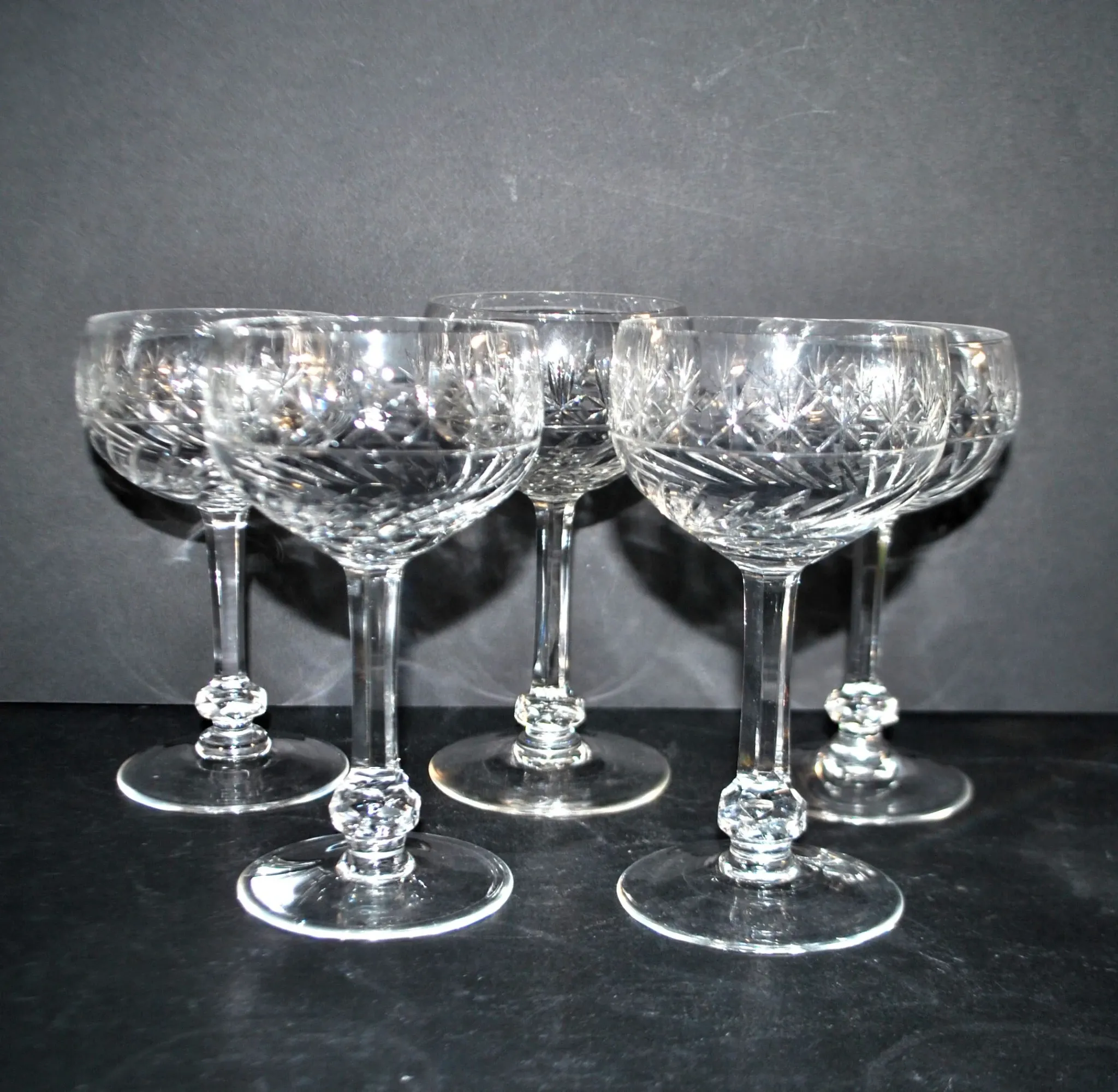 Saint-Louis set of 5 crystal wine glasses model 1930 Metra size 4593