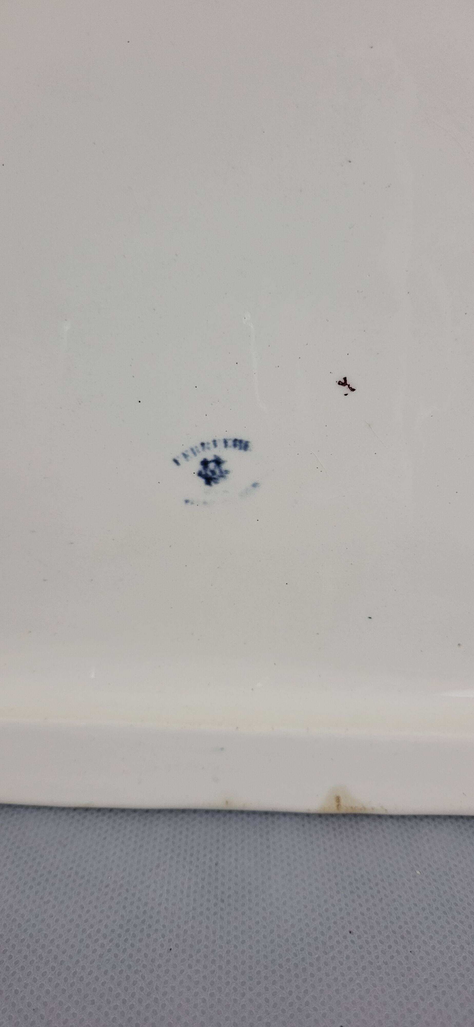 Creil and Montereau earthenware trivet