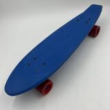 Skateboard bleu