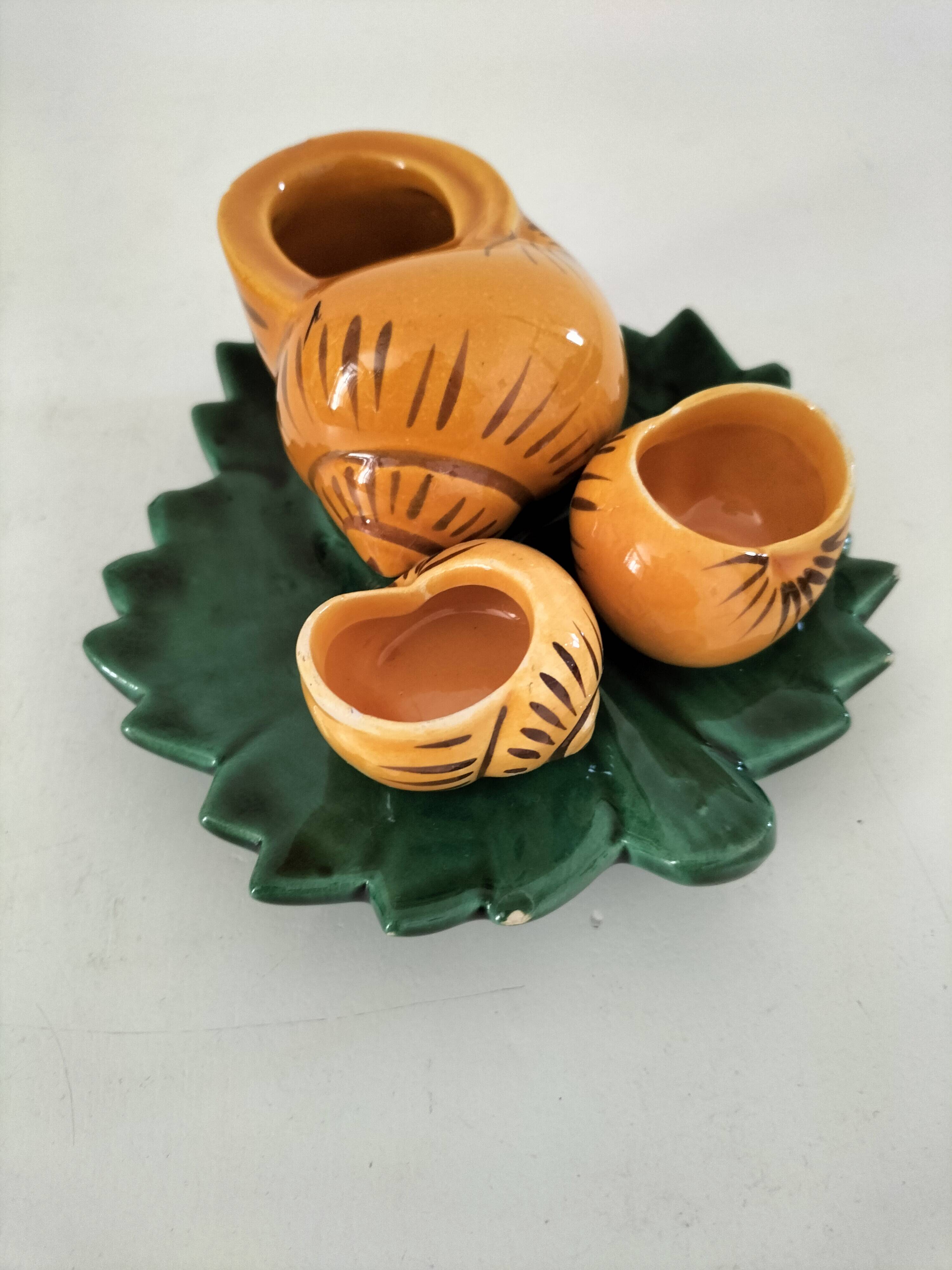 Pair of snail-shaped bowls and their leaf-shaped saucers – 1950s-1960s