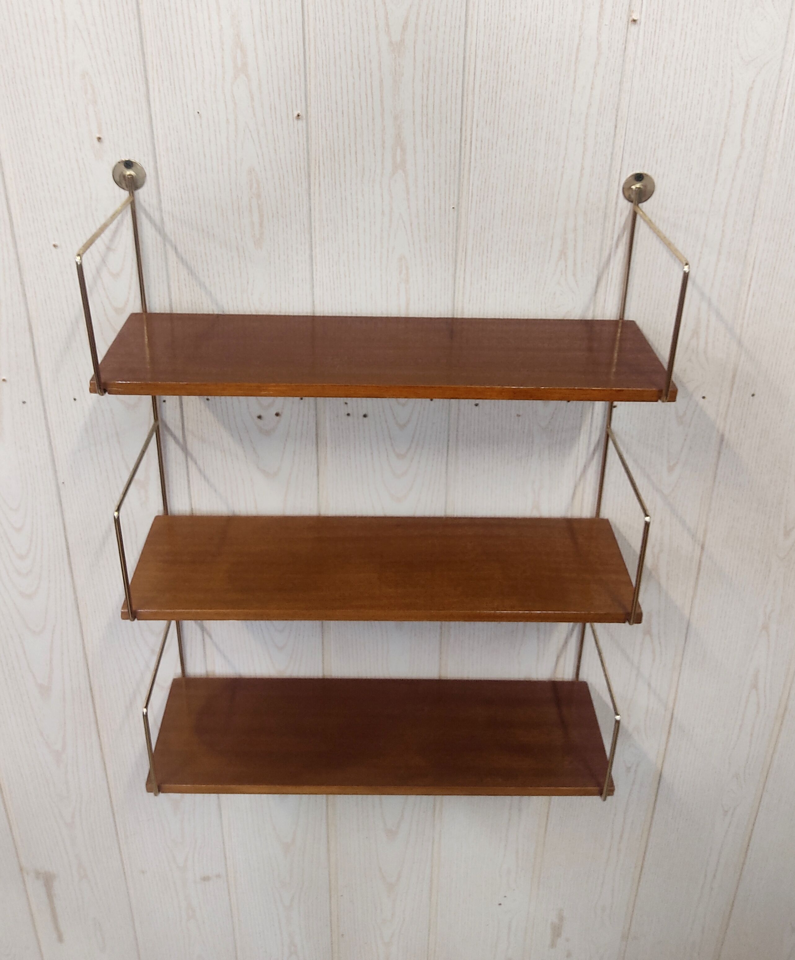Wall shelf string gold metal and wood