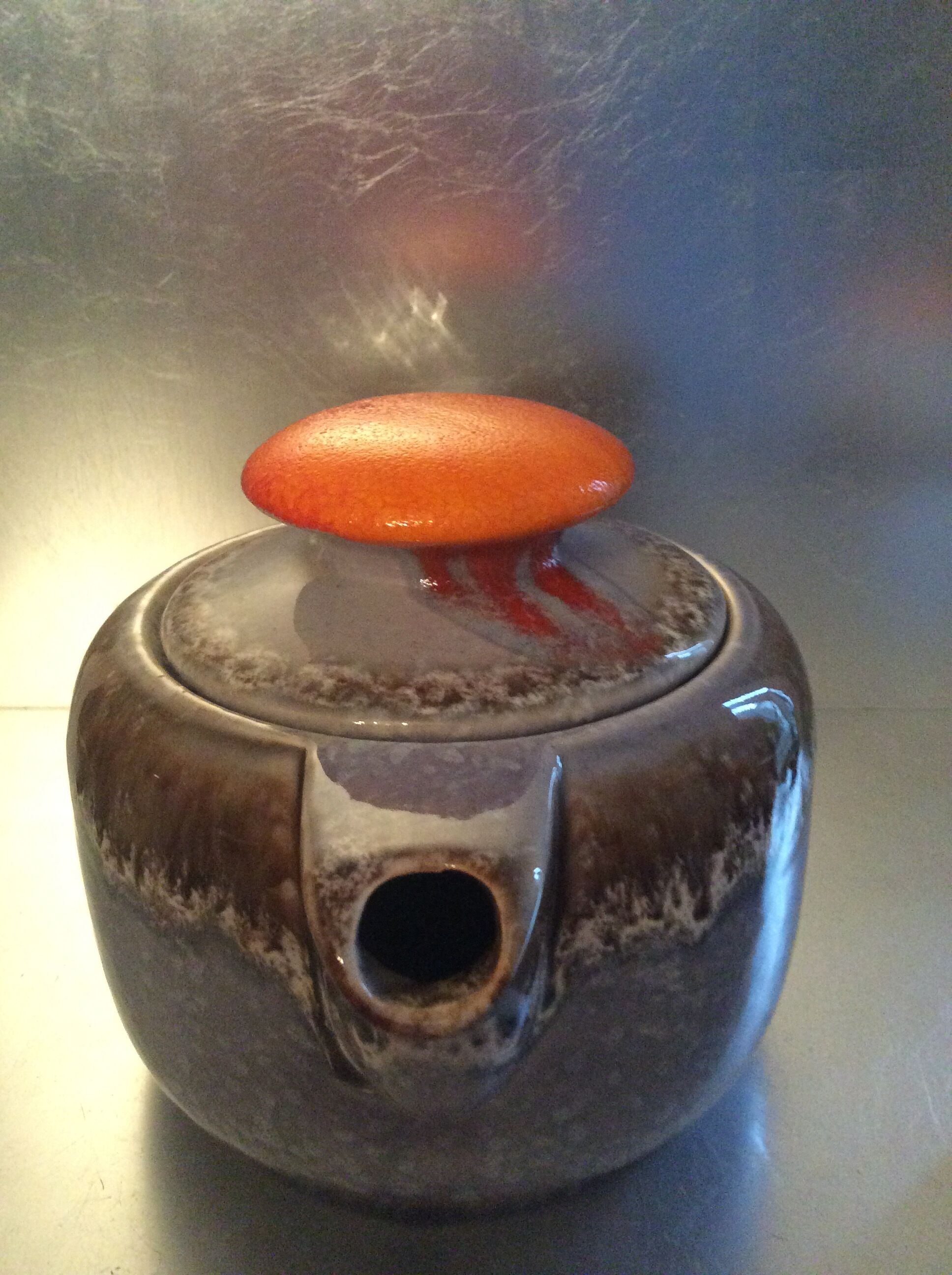 A teapot set and its vintage DDR-Germany sugar maker from the 1960s