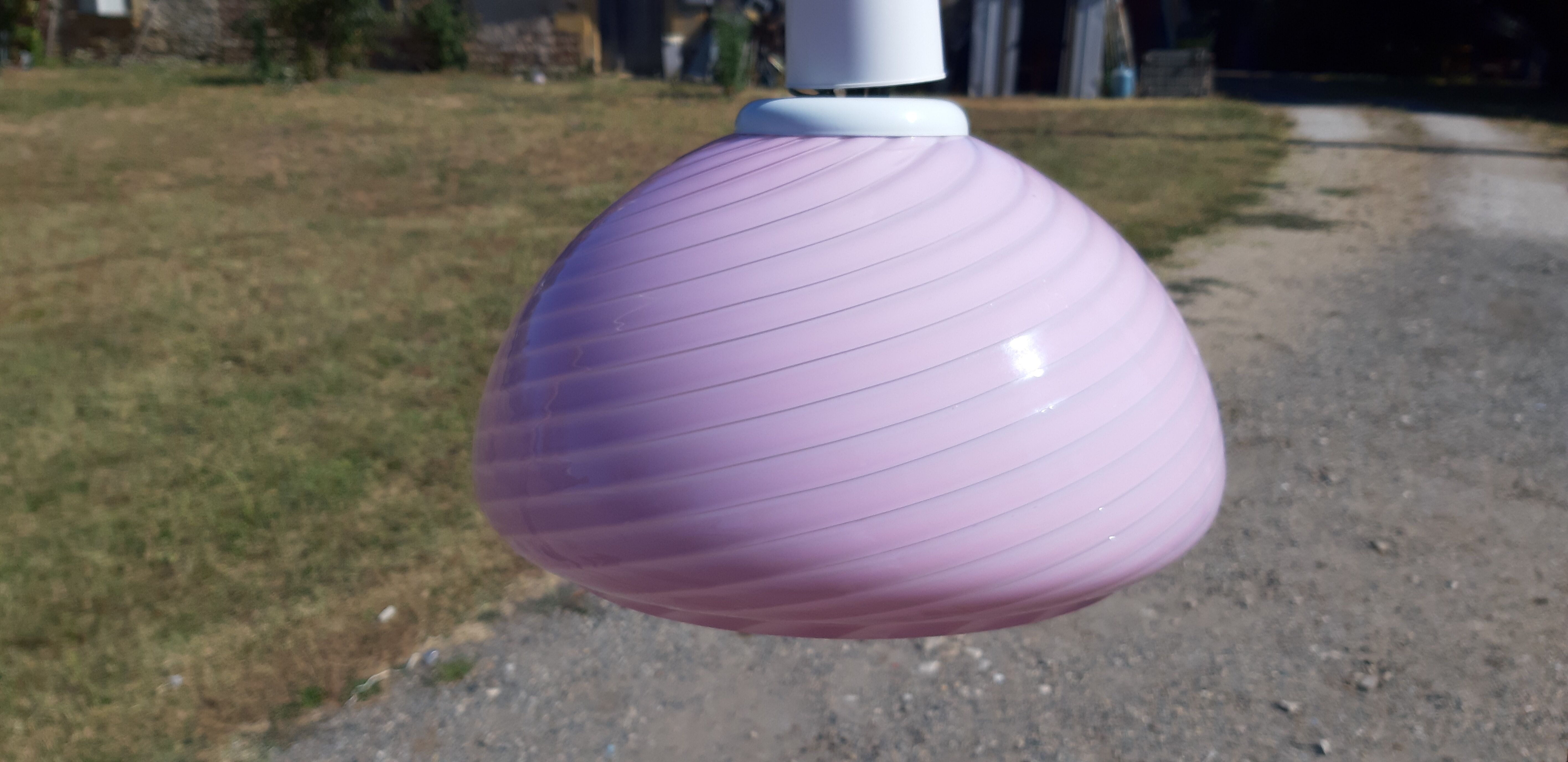 suspension of the 70s Opaline Rose