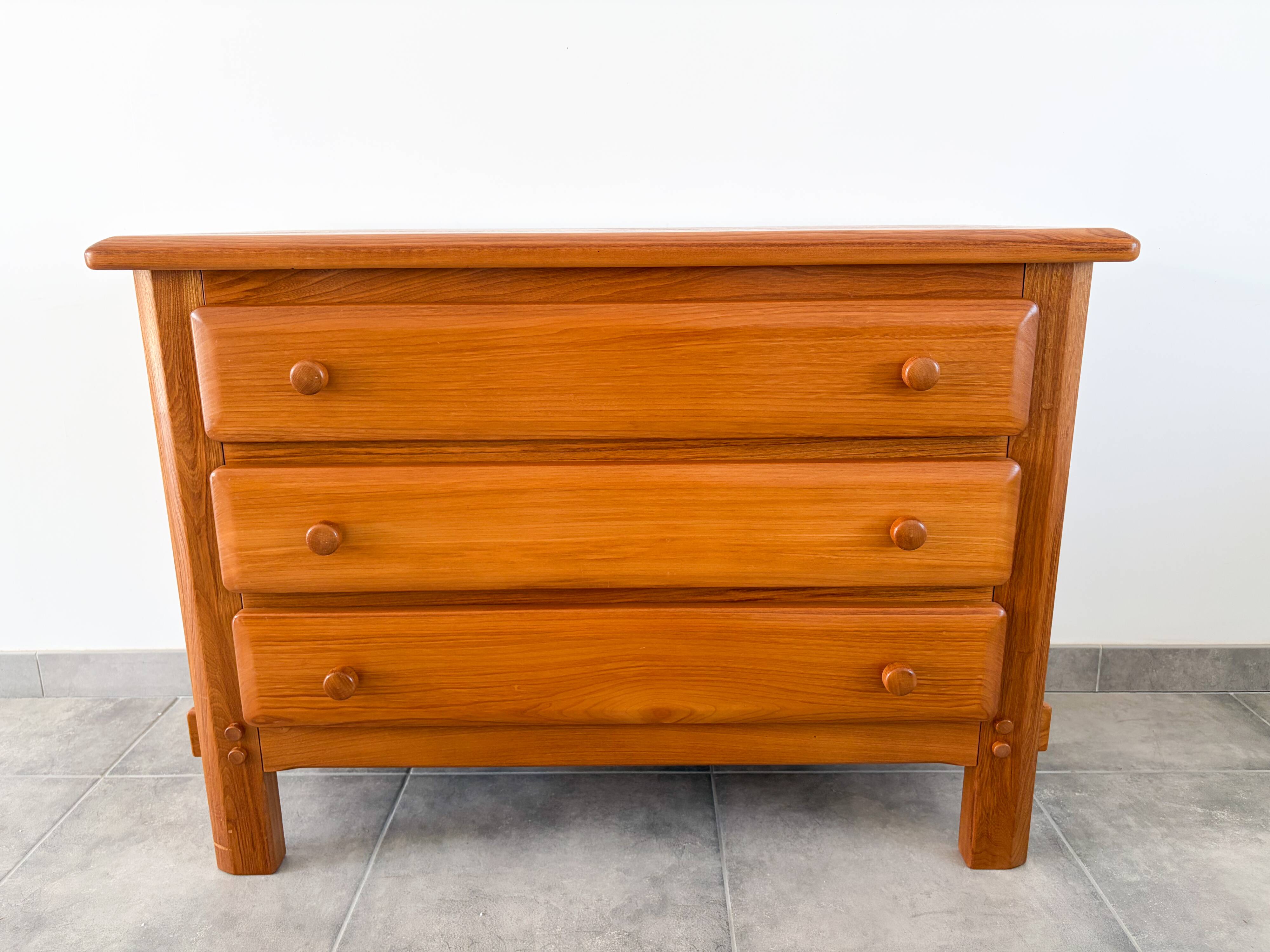 Large elm chest of drawers from Maison Regain, vintage 80s.