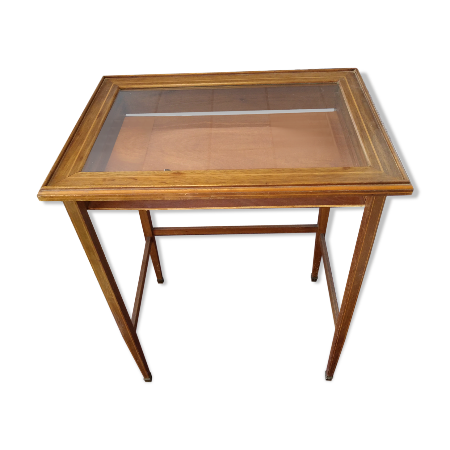 Vitrine de bijoutier plate sur pieds