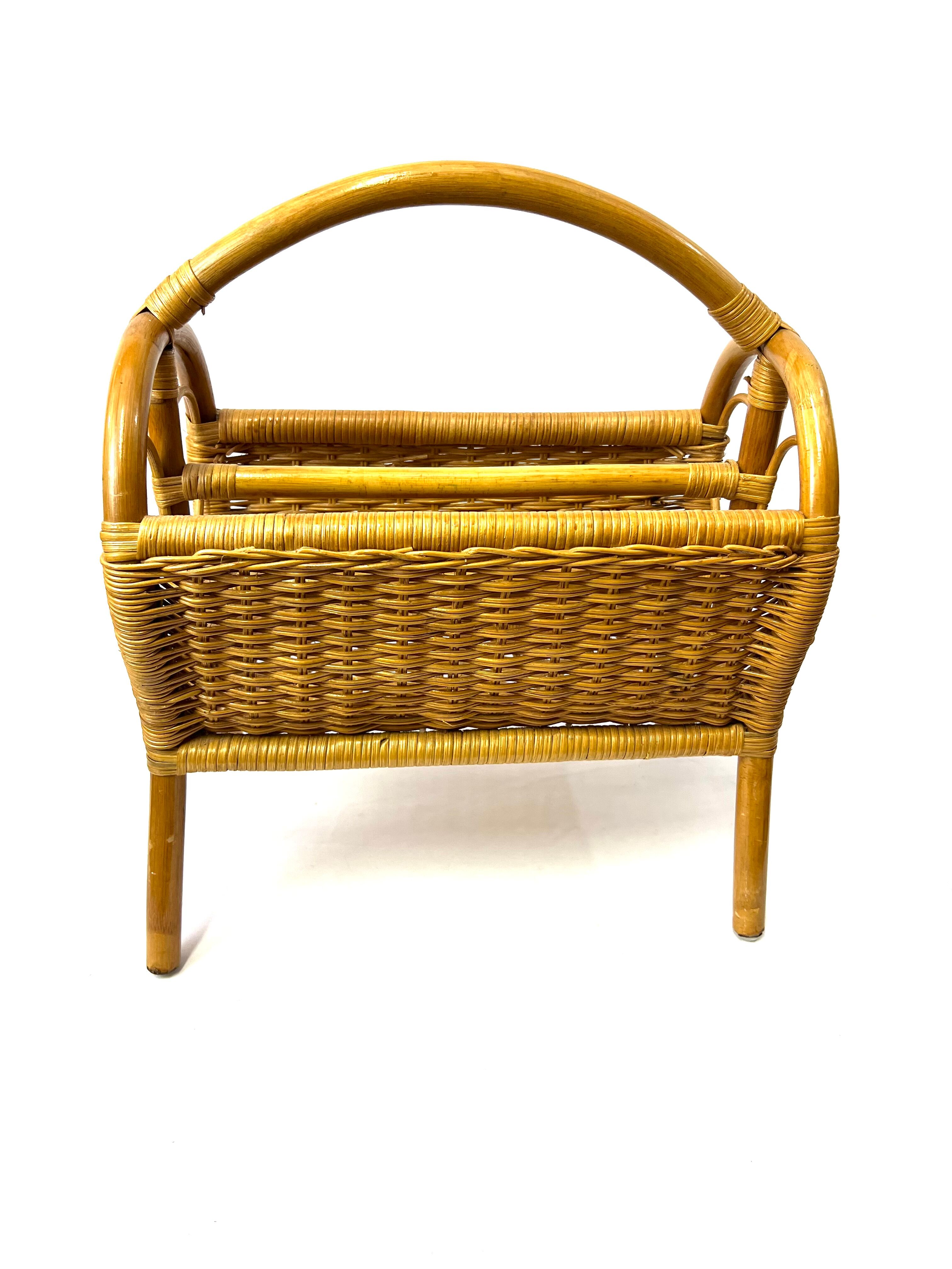 Magazine door in rattan and vintage bamboo