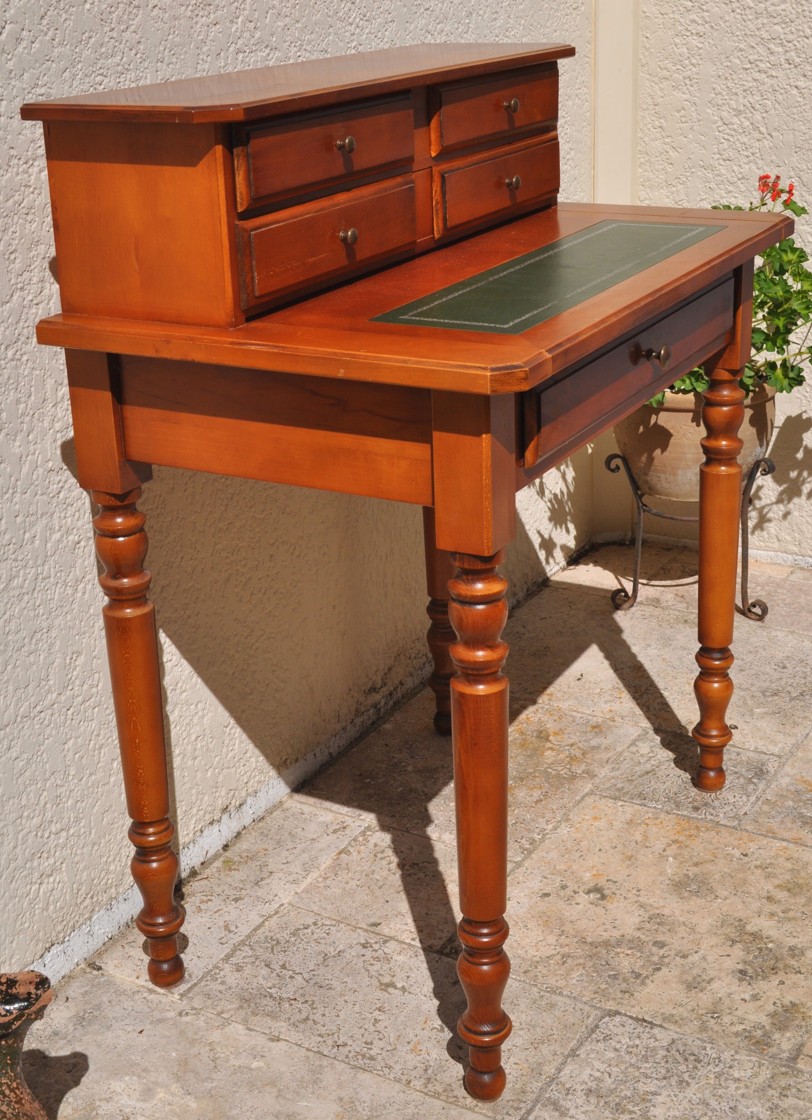 Drawer writing desk