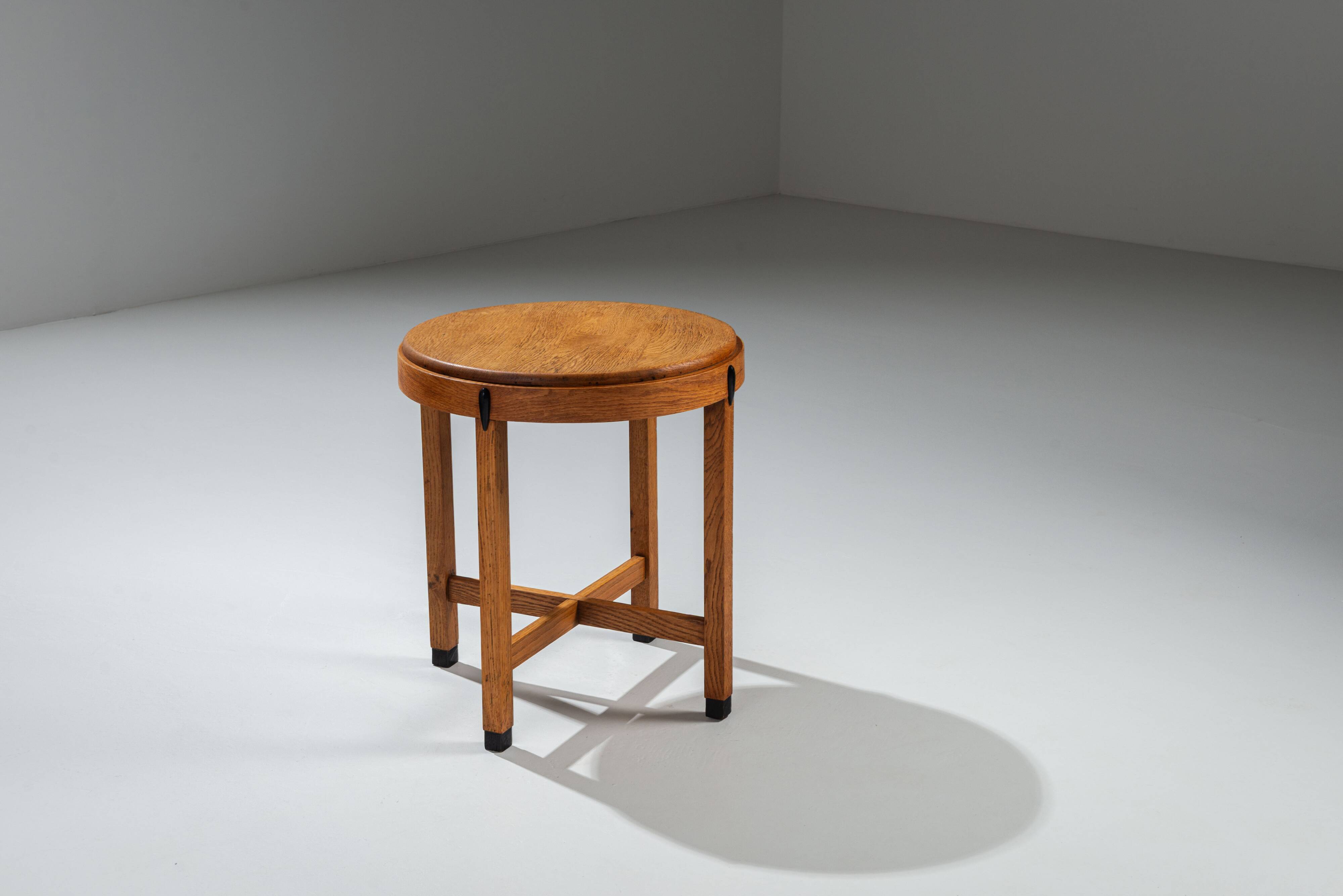 Art Deco Amsterdamse School round sidetable