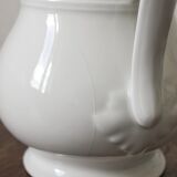 Broc blanc ancien en porcelaine du XIXe siècle