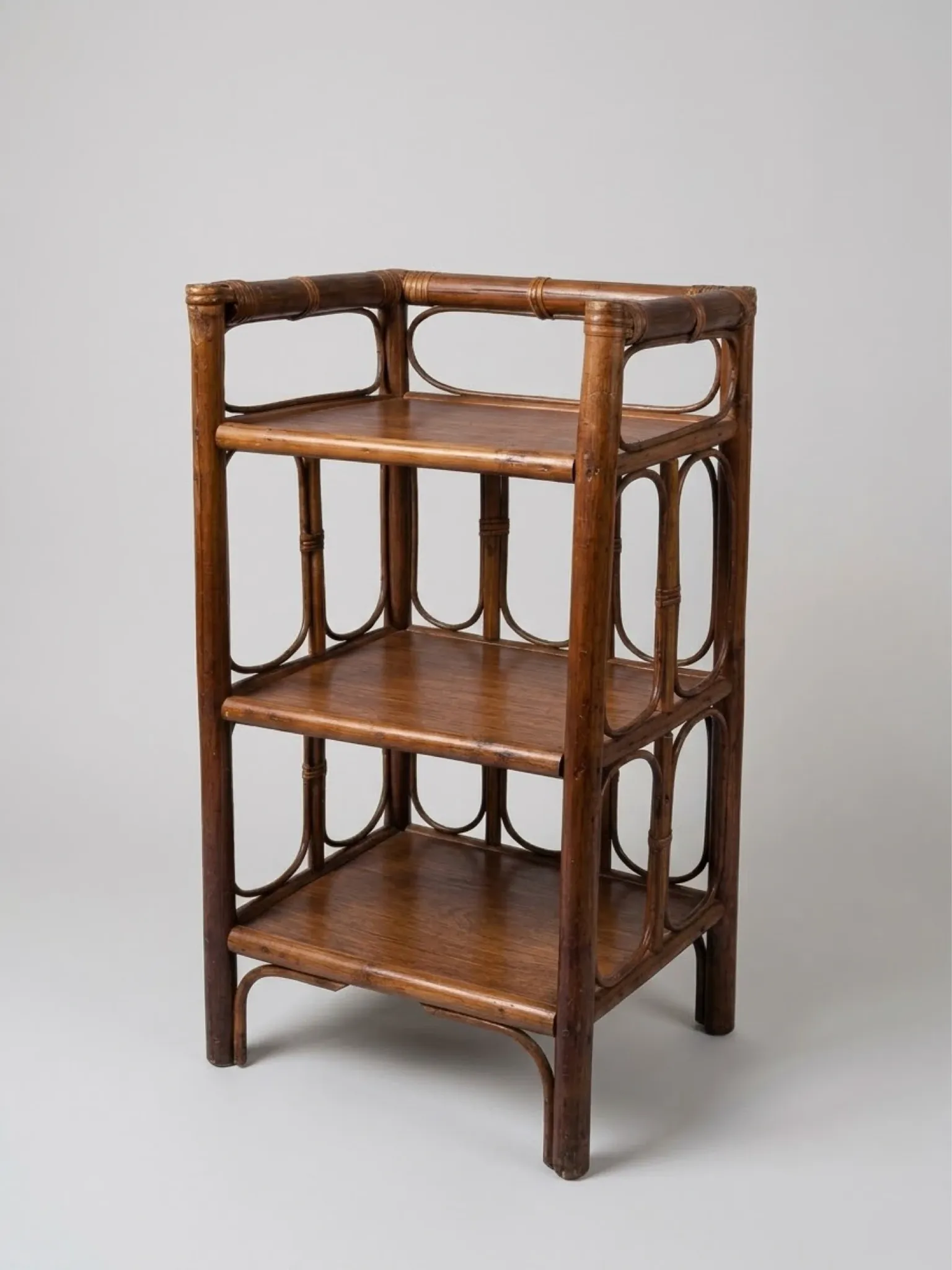Charming Vintage Shelf in Rattan and Bamboo (3 tiers)