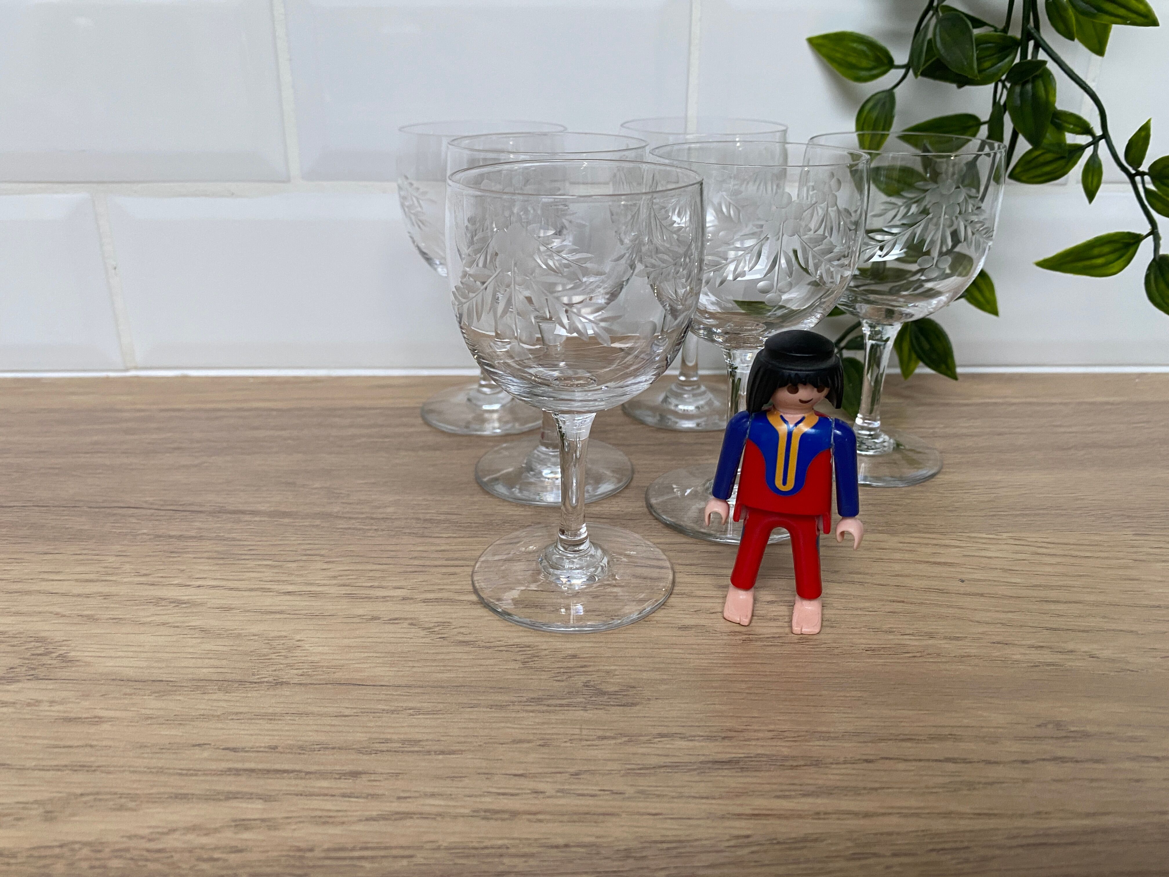 Set of 6 engraved balloon wine glasses