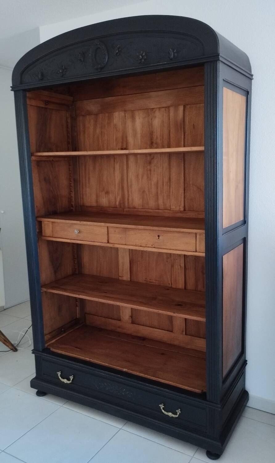 Old library black patina chalk paint