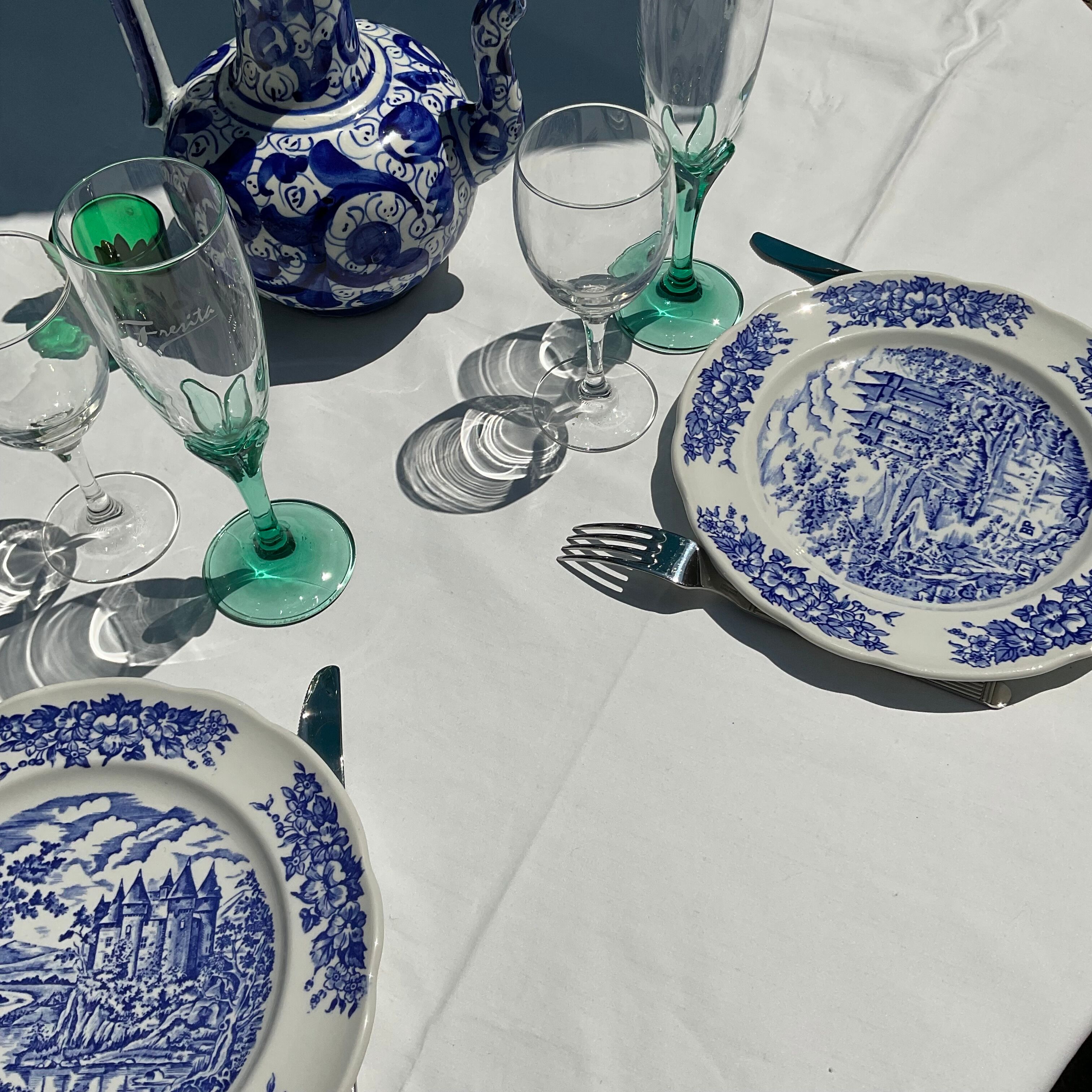 Lot de 2 assiettes plates pyroblan bleu