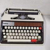 Typewriter Brother 1972 Deluxe 1350