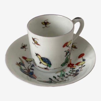 Tasse et sous-tasse en porcelaine de Limoges décorée à Chantilly dans le style japonais Kakiemon