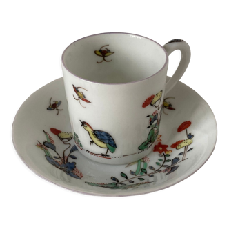 Tasse et sous-tasse en porcelaine de Limoges décorée à Chantilly dans le style japonais Kakiemon