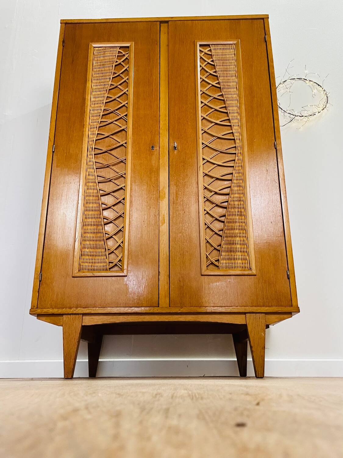 Armoire vintage