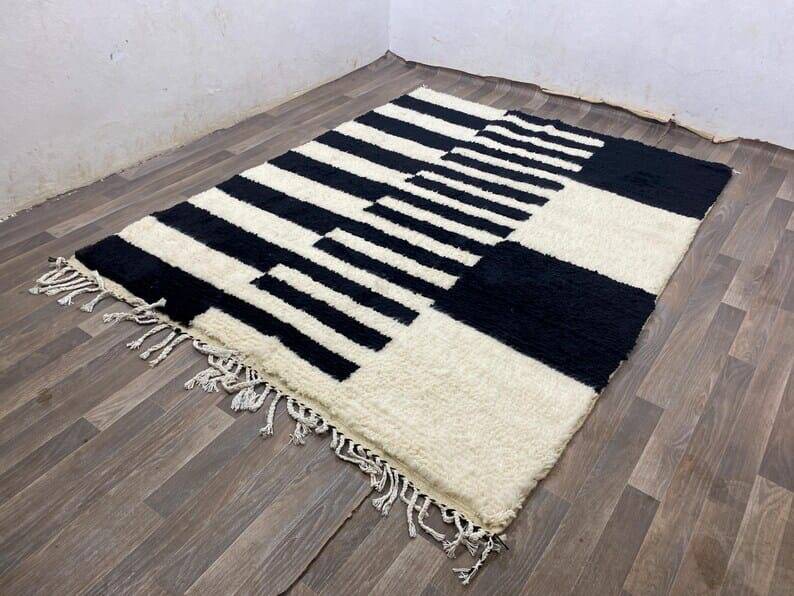 Handmade wool rug size 150 x 250 cm