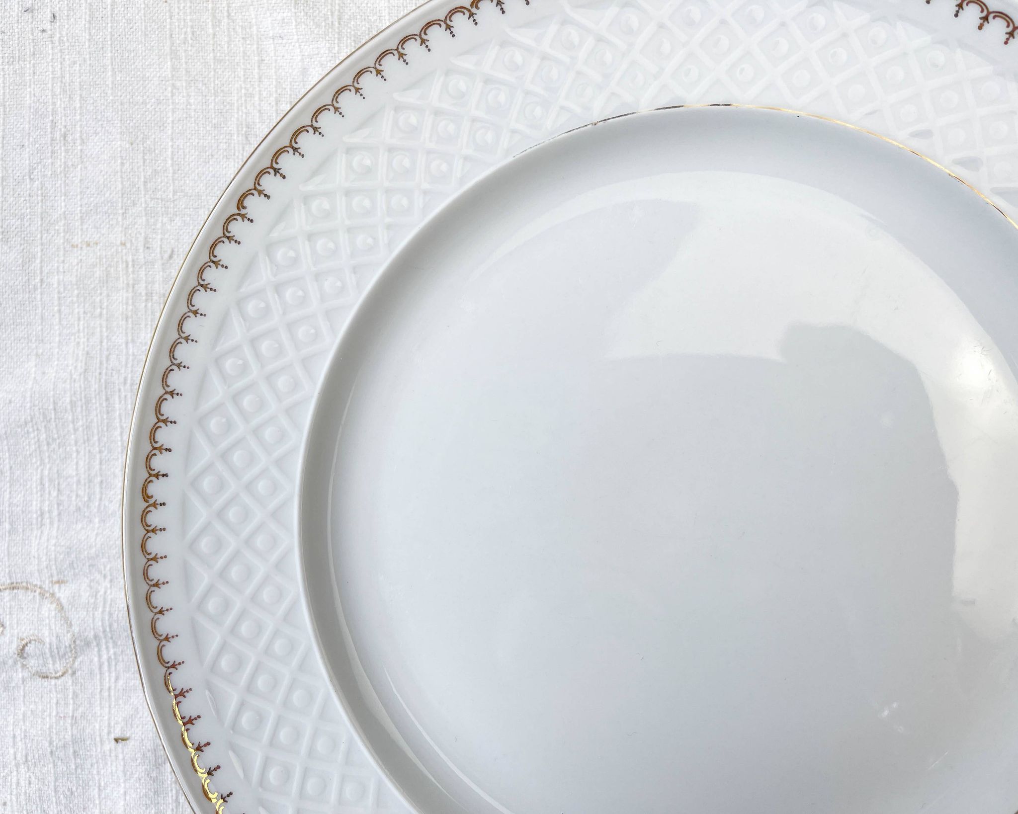 7 vintage flat plates in golden white porcelain BAVARIA model "Annabell"