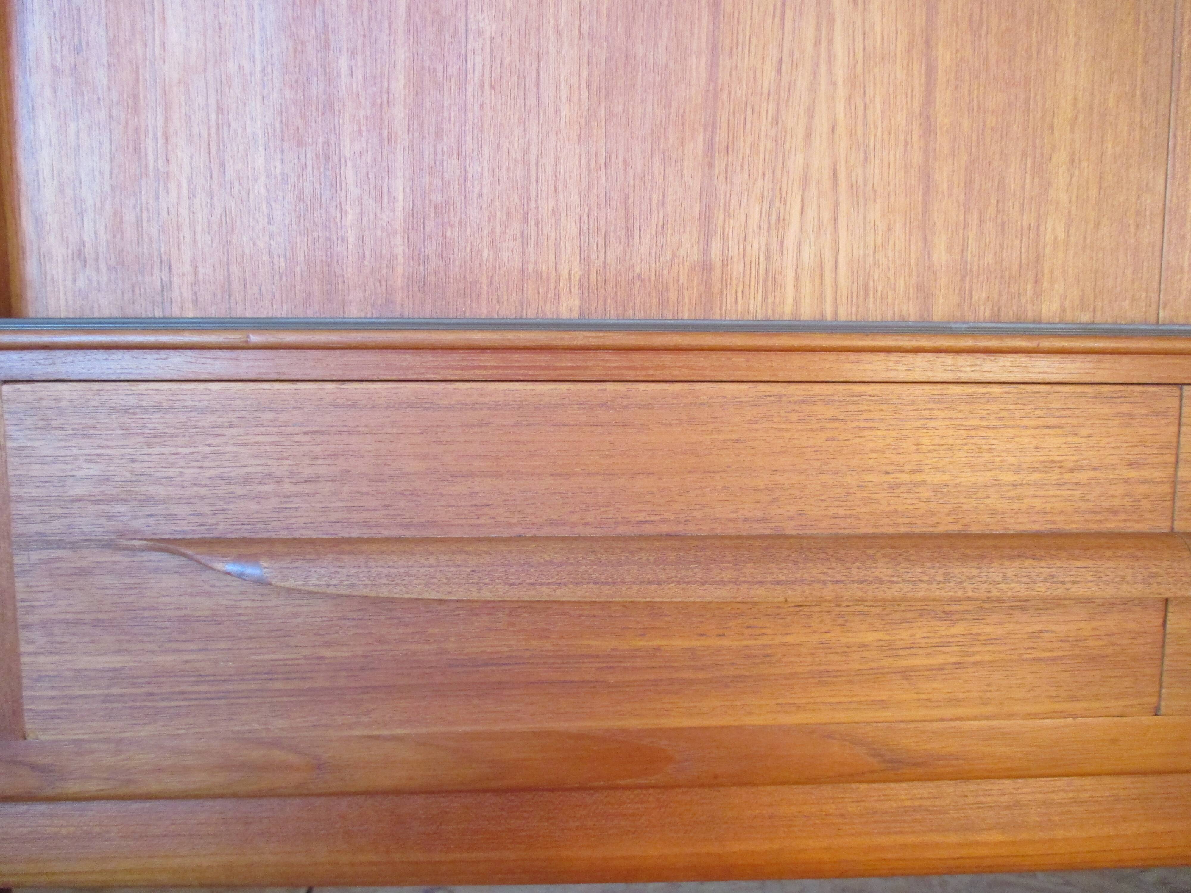 Enfilade haute danoise en teck de Johannes Andersen
