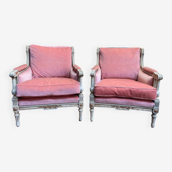 Paire de fauteuils - bergères de style Louis XVI