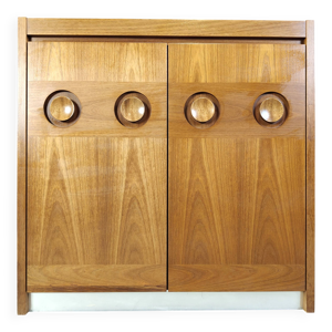 cabinet de bar brutaliste