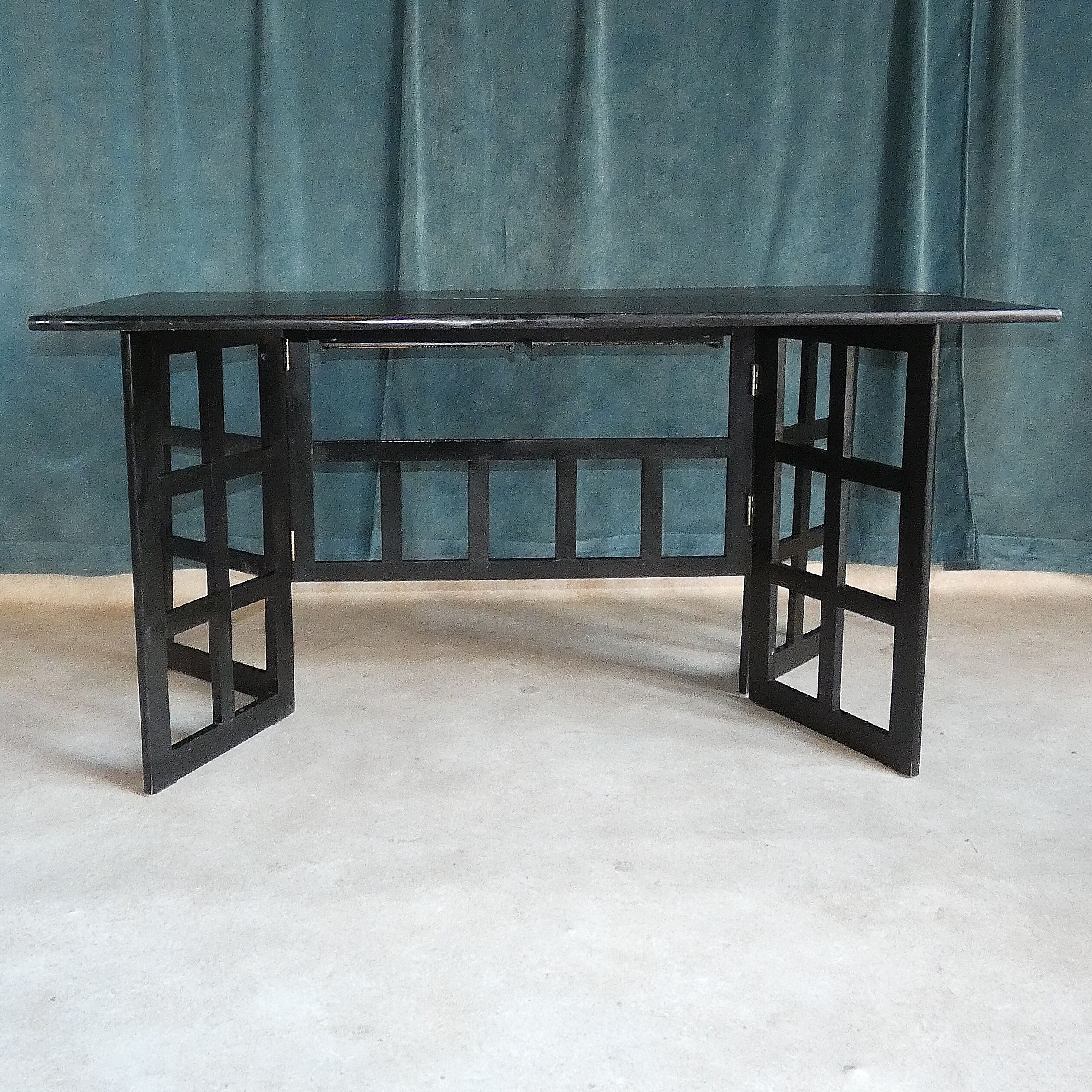 Dining table 1980