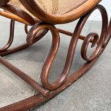 Curved wooden rocking chair Art Nouveau Jugendstil by Fischel, Austria, 1910s