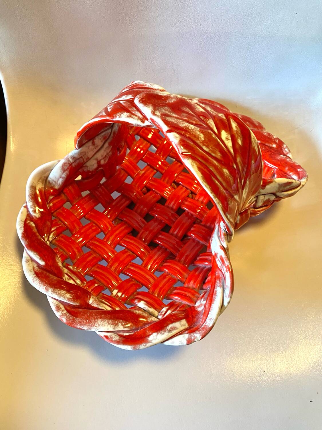 Corbeille en ceramique tressée rouge