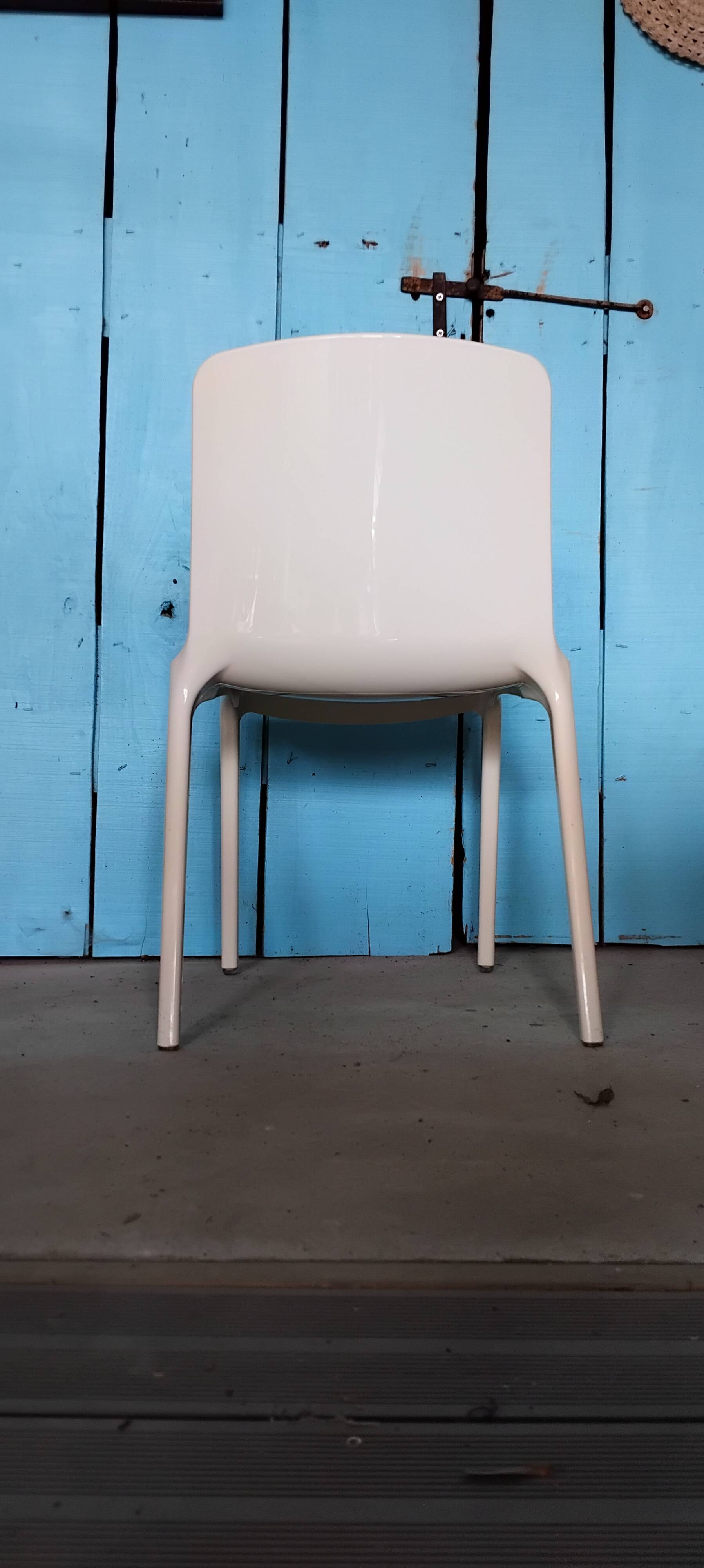 Stackable chairs model Tiffany