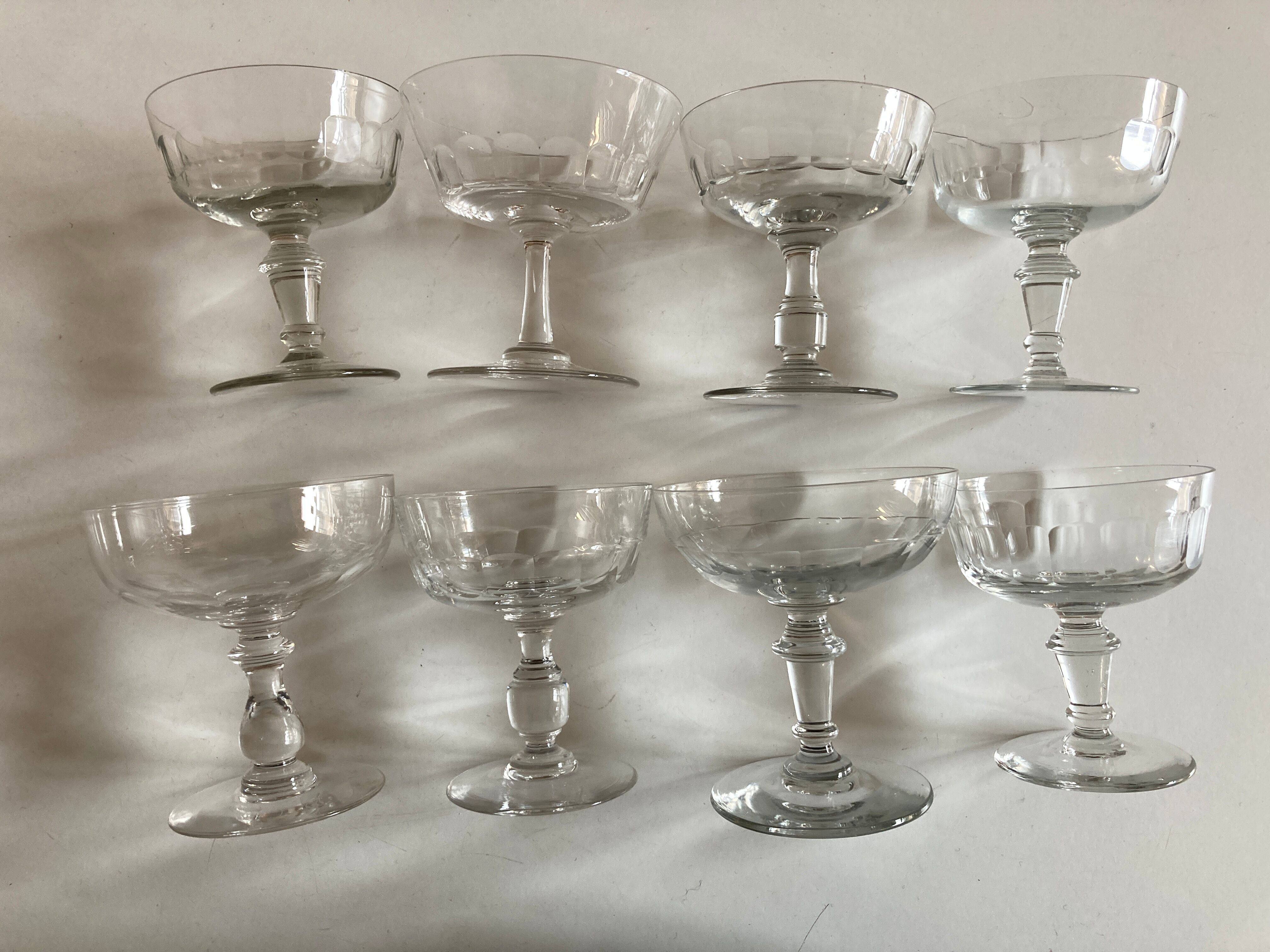 Set of 8 19th crystal crystal glasses with matching flat ribs