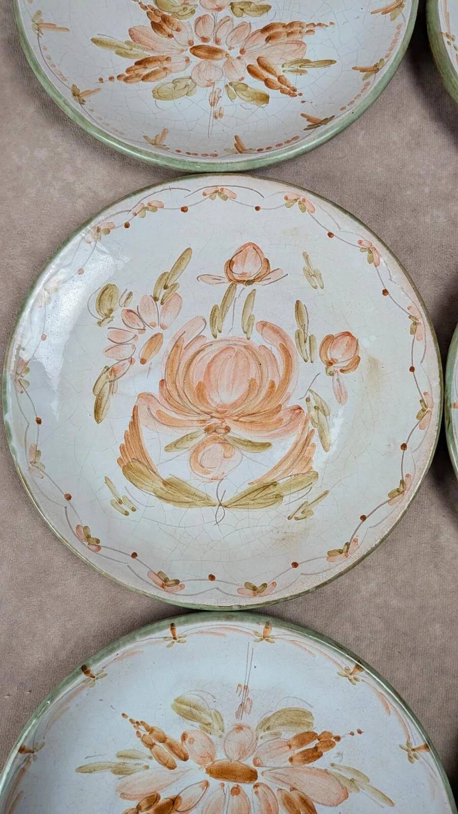 Set of 6 handmade flat plates signed by Maïté – hand-painted designs