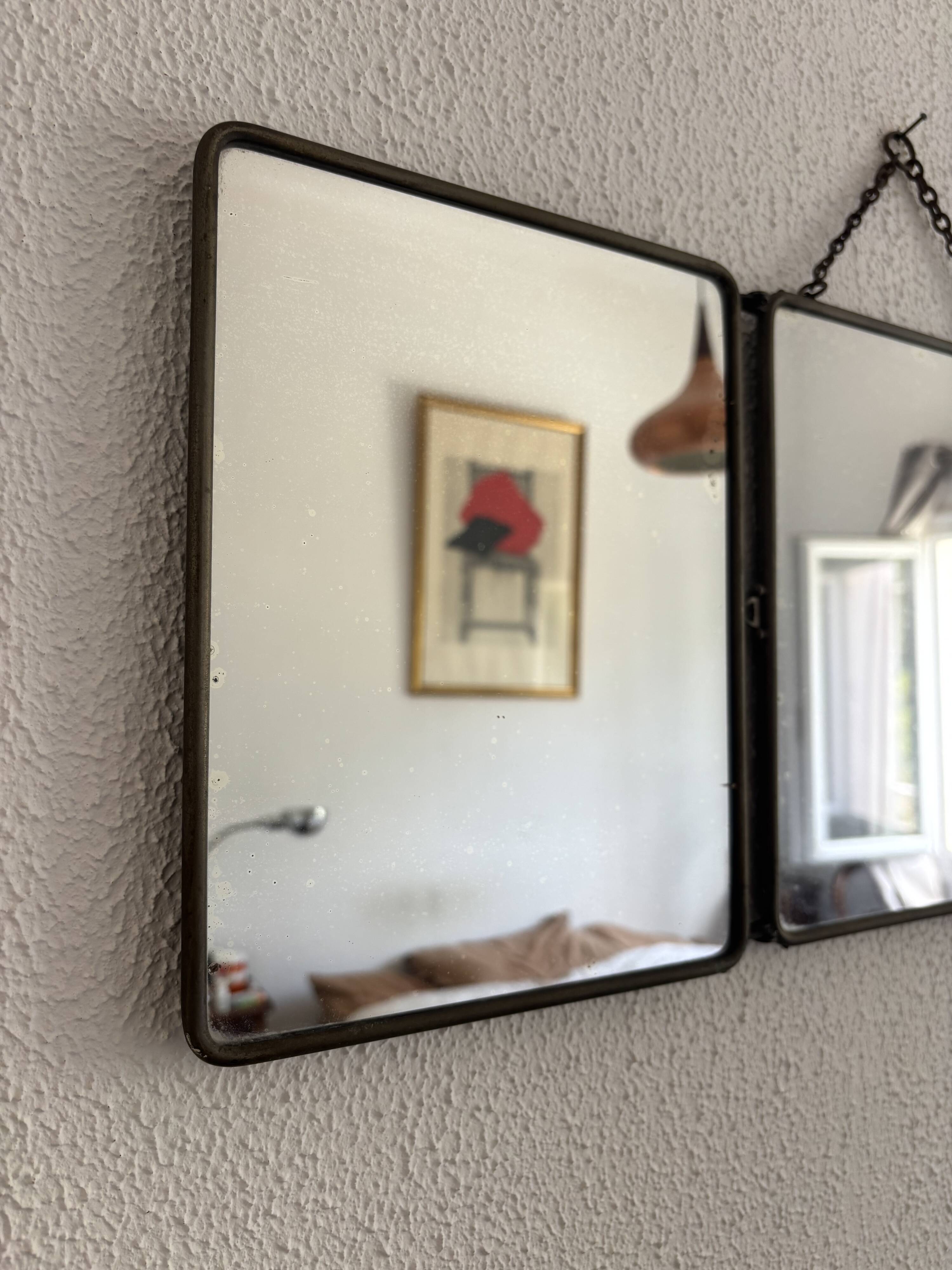 Vintage 1930s triptych mirror barber nickel-plated green crocodile effect.