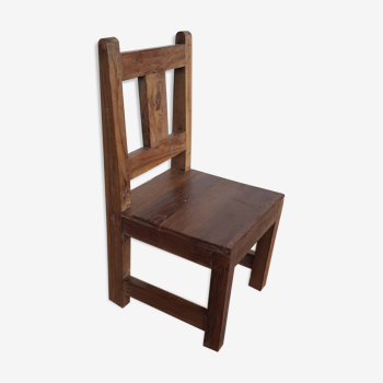 Ancienne chaise d'enfant