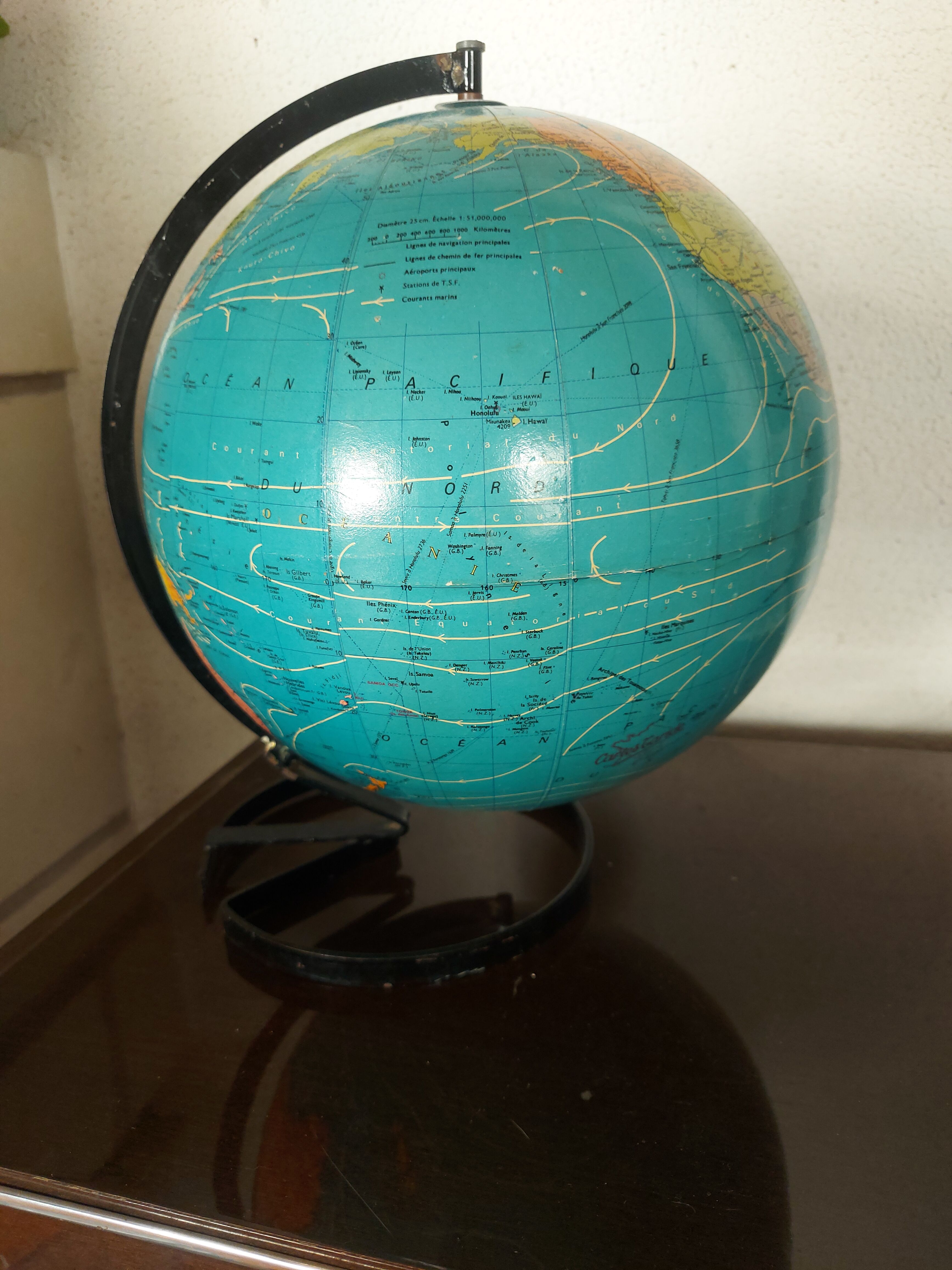 Globe terrestre , Mappemonde vintage tarides , 1977