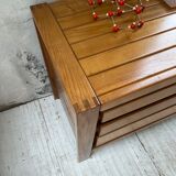 Regain dresser office row