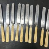 10 couteau en os sculpté et lame en acier