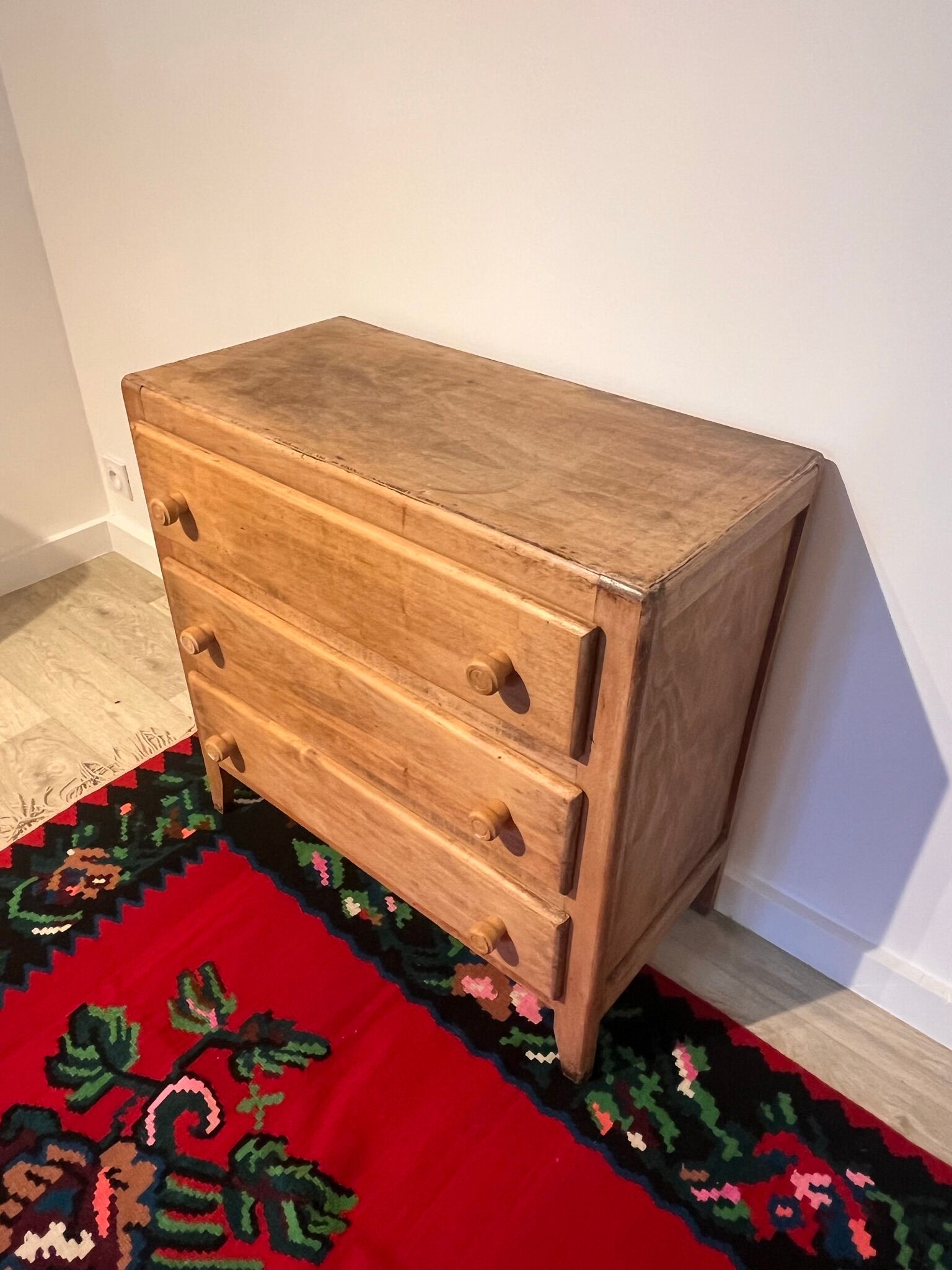 Chest of drawers